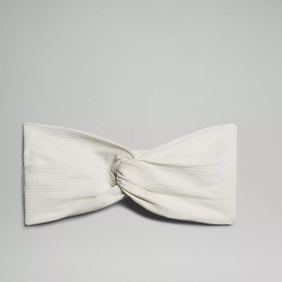 NWT Lululemon Women's Ribbed Nulu Twist-Front Headband. Color Bone - Picture 3 of 3